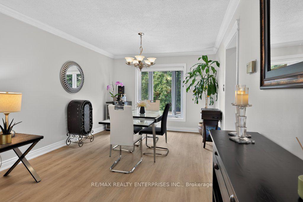 Photo 11 of 22 Monterey Avenue, Brampton, Heart Lake West — HOMEH
