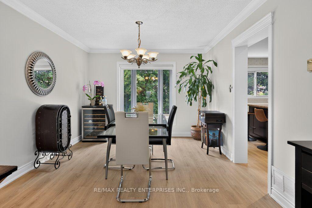 Photo 12 of 22 Monterey Avenue, Brampton, Heart Lake West — HOMEH