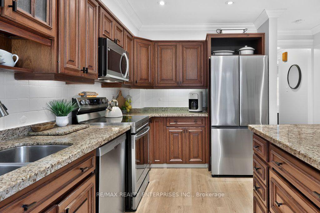 Photo 16 of 22 Monterey Avenue, Brampton, Heart Lake West — HOMEH