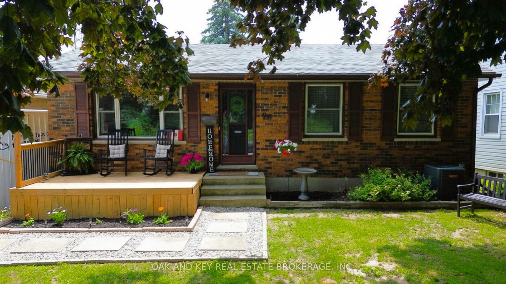 Photo 2 of 26 Sinclair Avenue, St. Thomas — HOMEH