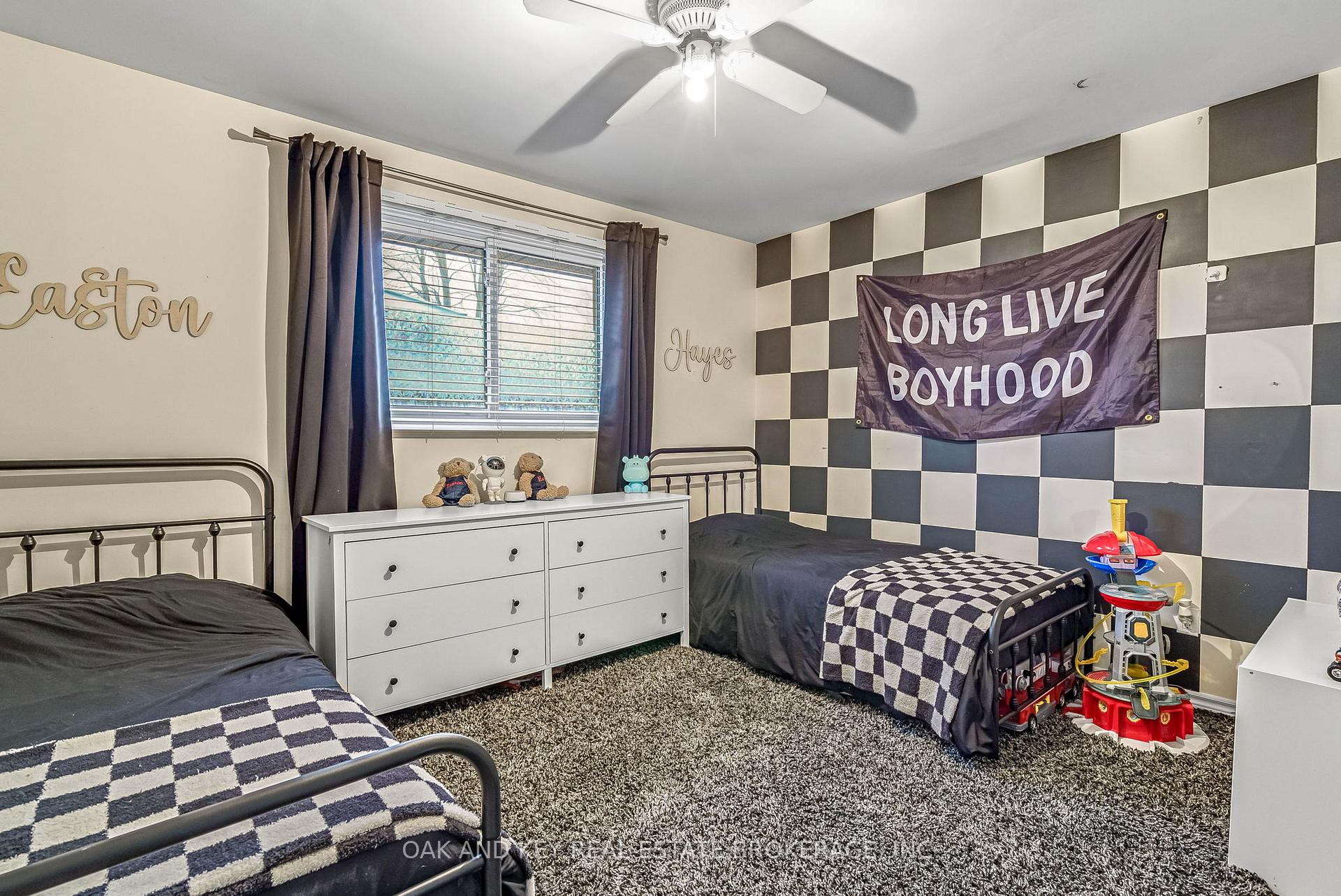 Photo 12 of 26 Sinclair Avenue, St. Thomas — HOMEH