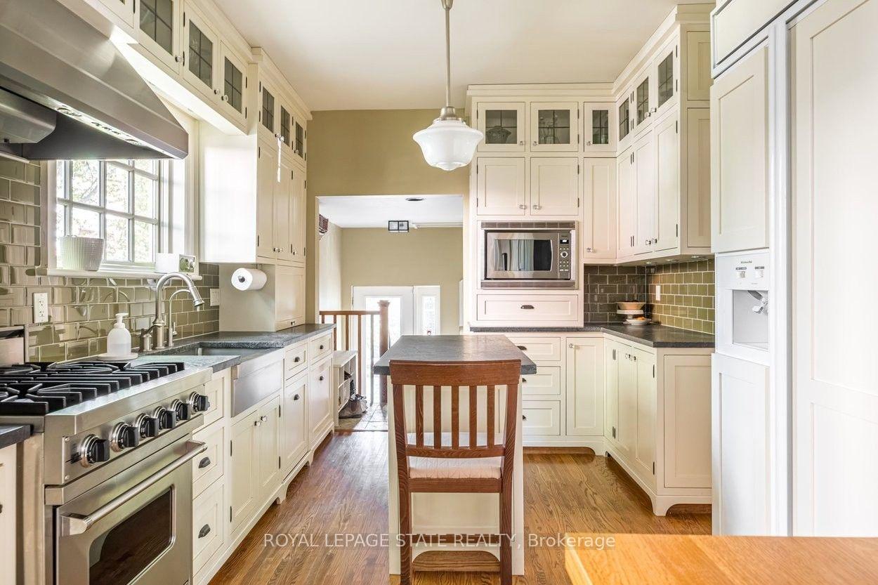 Photo 16 of 2 Oak Knoll Drive, Hamilton, Westdale — HOMEH