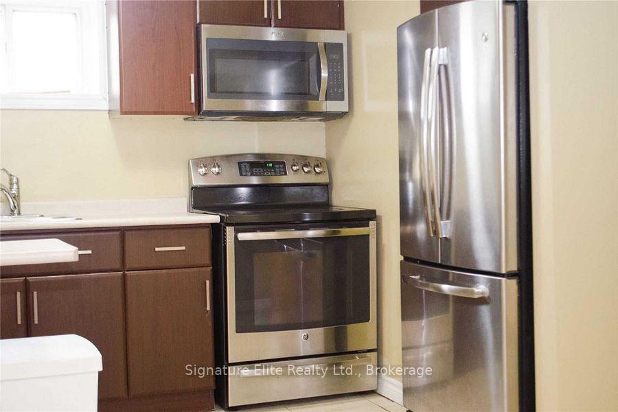 Photo 3 of Unit Lower, 7 Kencliff Crescent, Scarborough, Bendale — HOMEH