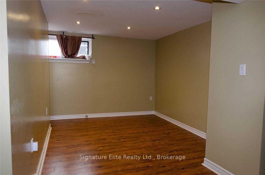 Photo 7 of Unit Lower, 7 Kencliff Crescent, Scarborough, Bendale — HOMEH
