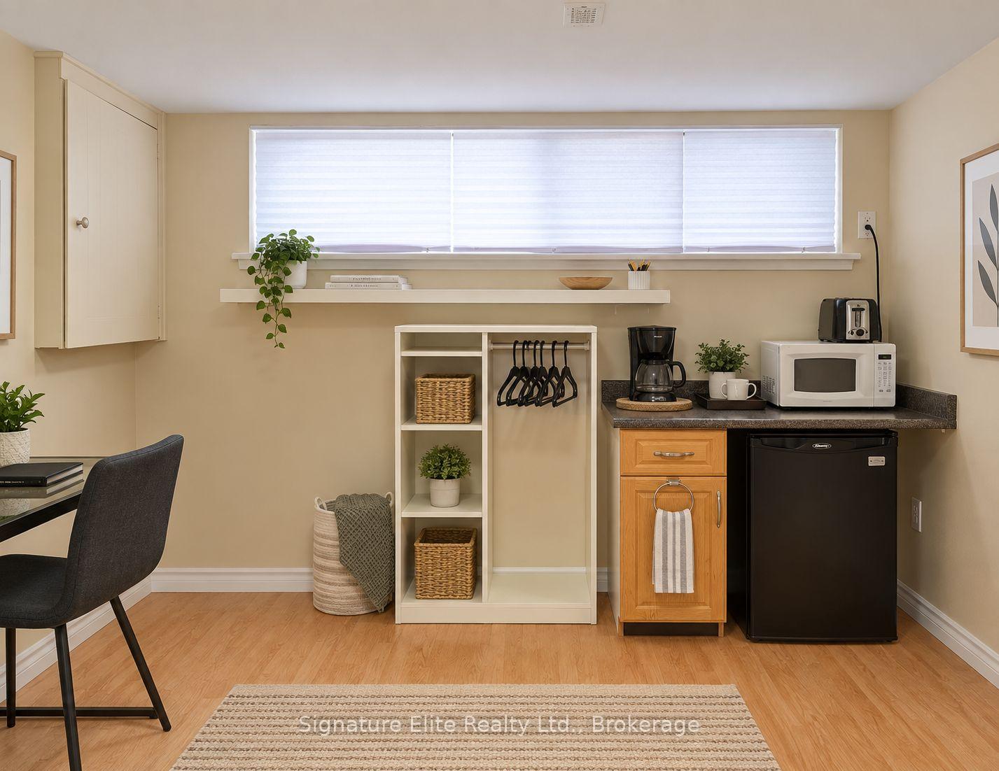 Front of Unit Lower #B, 7 Kencliff Crescent