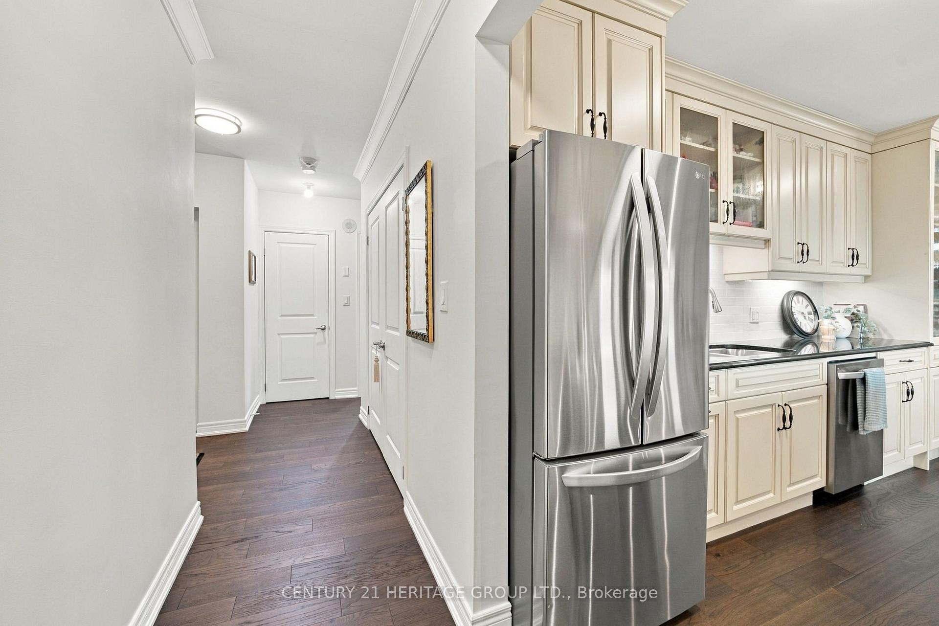Photo 6 of Unit 303, 350 Concession Street, Hamilton, Inch Park — HOMEH