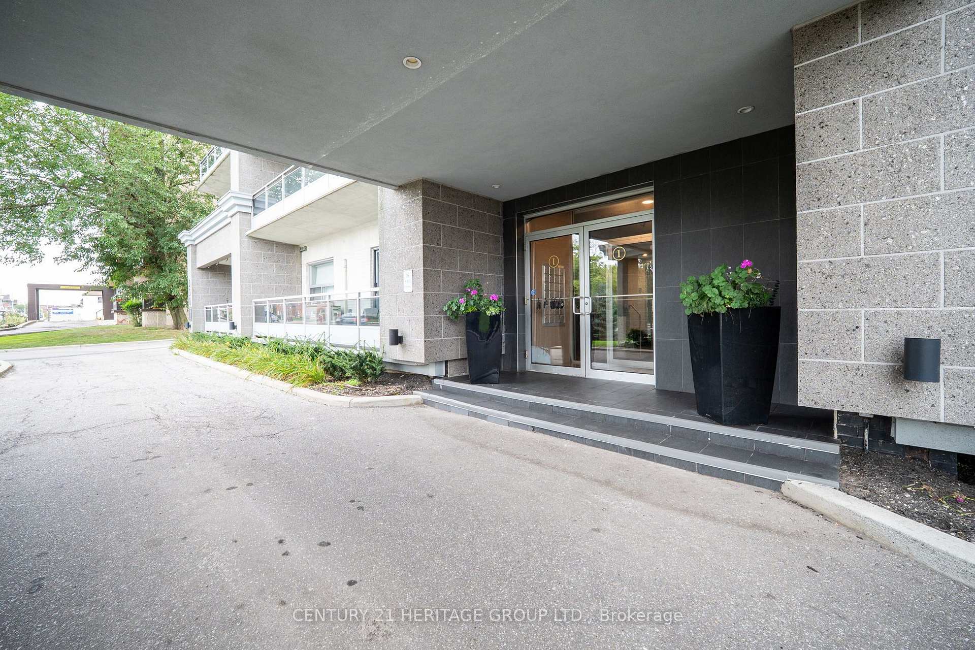 Photo 43 of Unit 303, 350 Concession Street, Hamilton, Inch Park — HOMEH