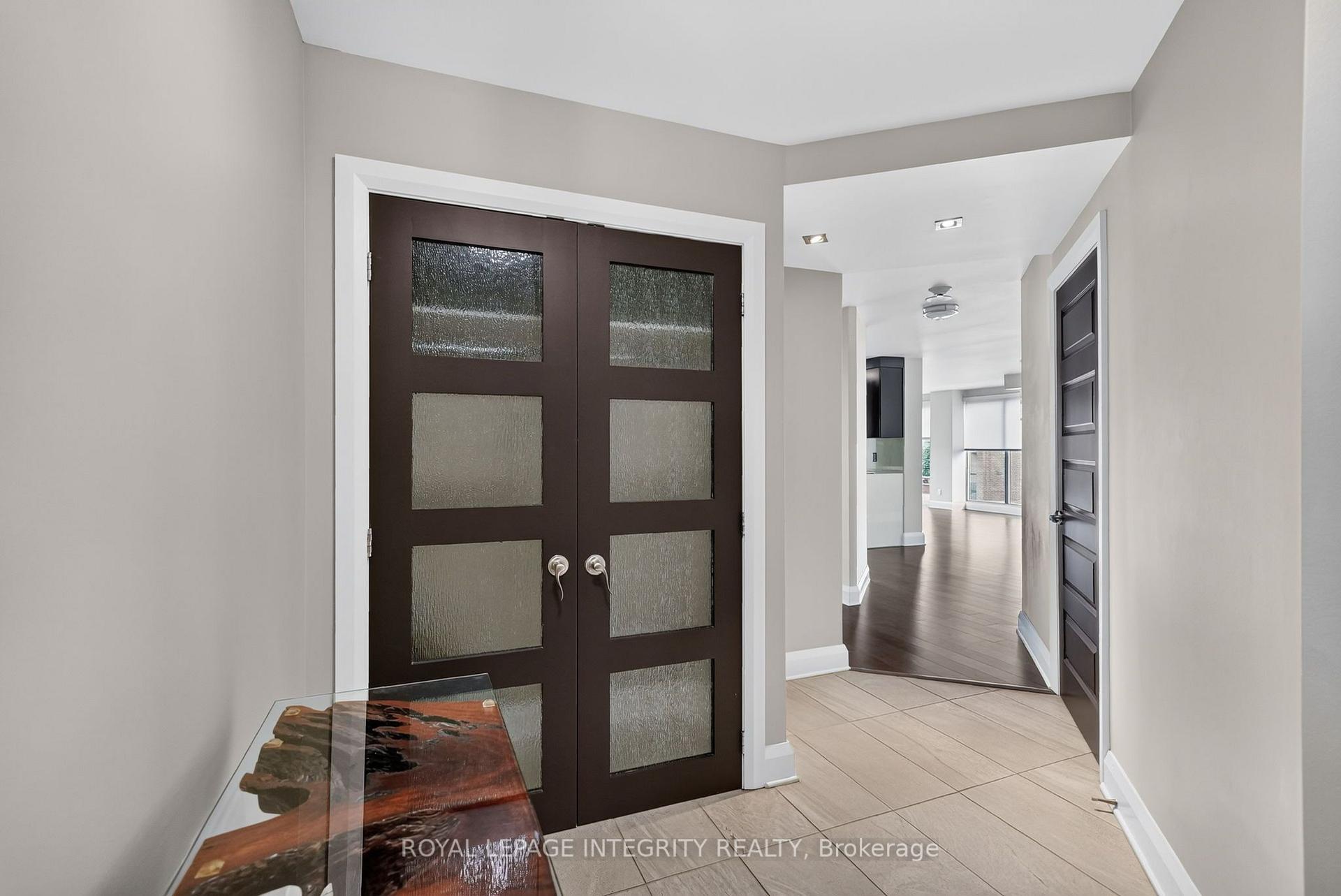 Photo 6 of Unit 302, 545 St. Laurent Boulevard, Ottawa, Viscount Alexander Park — HOMEH