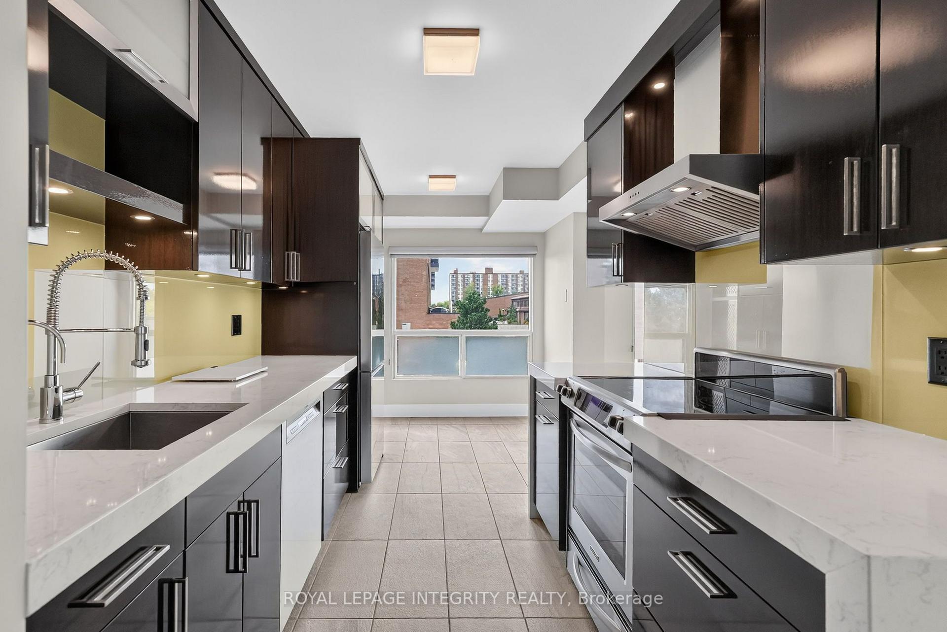 Photo 11 of Unit 302, 545 St. Laurent Boulevard, Ottawa, Viscount Alexander Park — HOMEH
