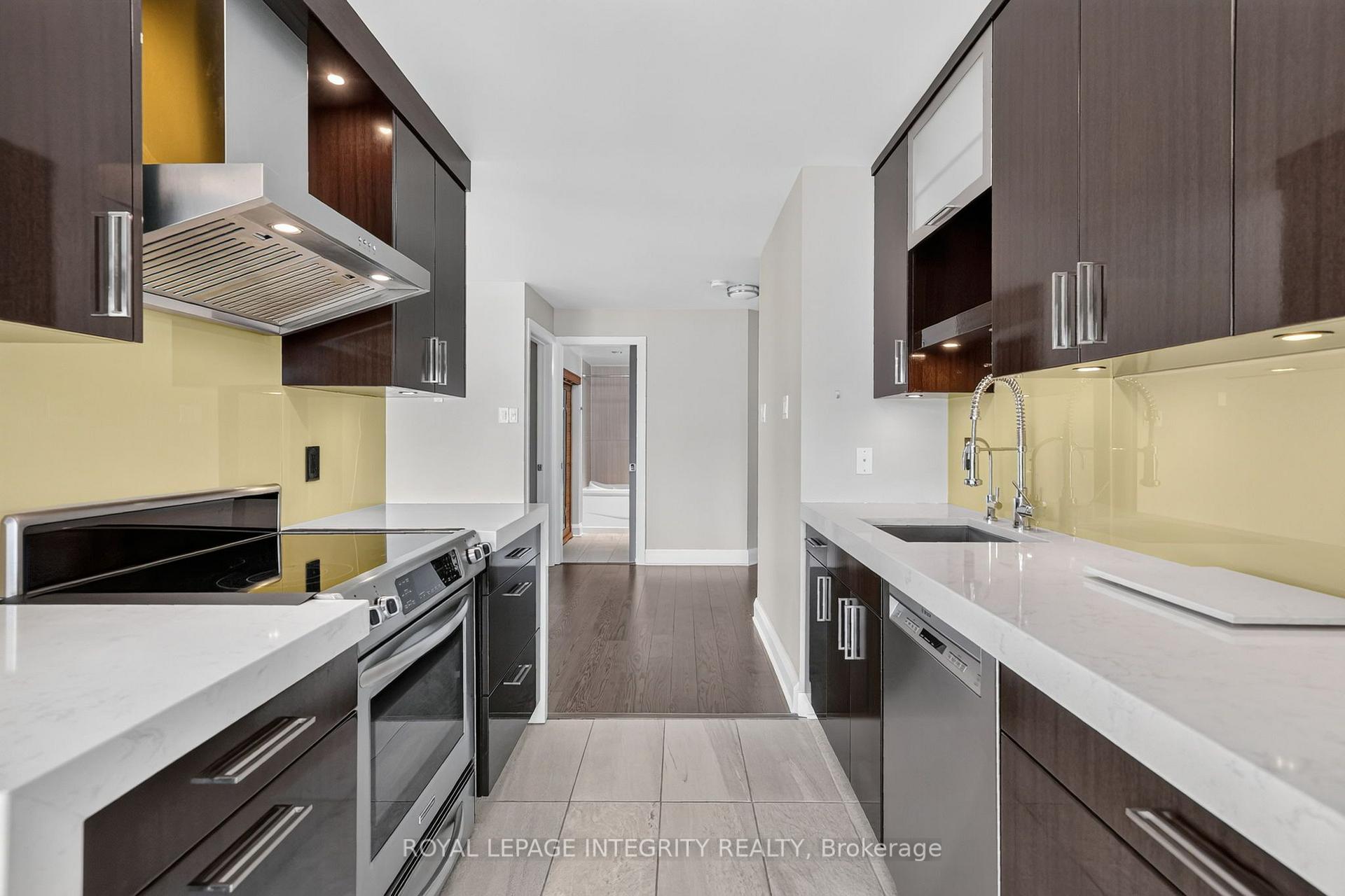 Photo 12 of Unit 302, 545 St. Laurent Boulevard, Ottawa, Viscount Alexander Park — HOMEH