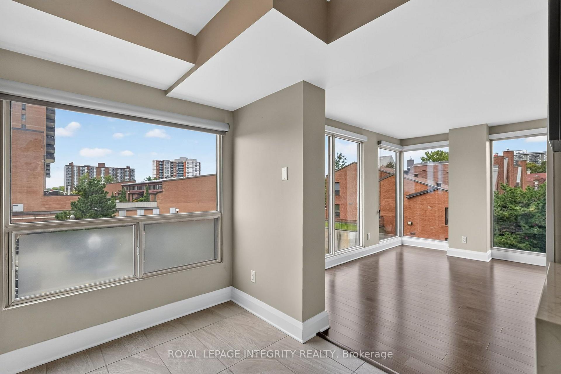 Photo 14 of Unit 302, 545 St. Laurent Boulevard, Ottawa, Viscount Alexander Park — HOMEH