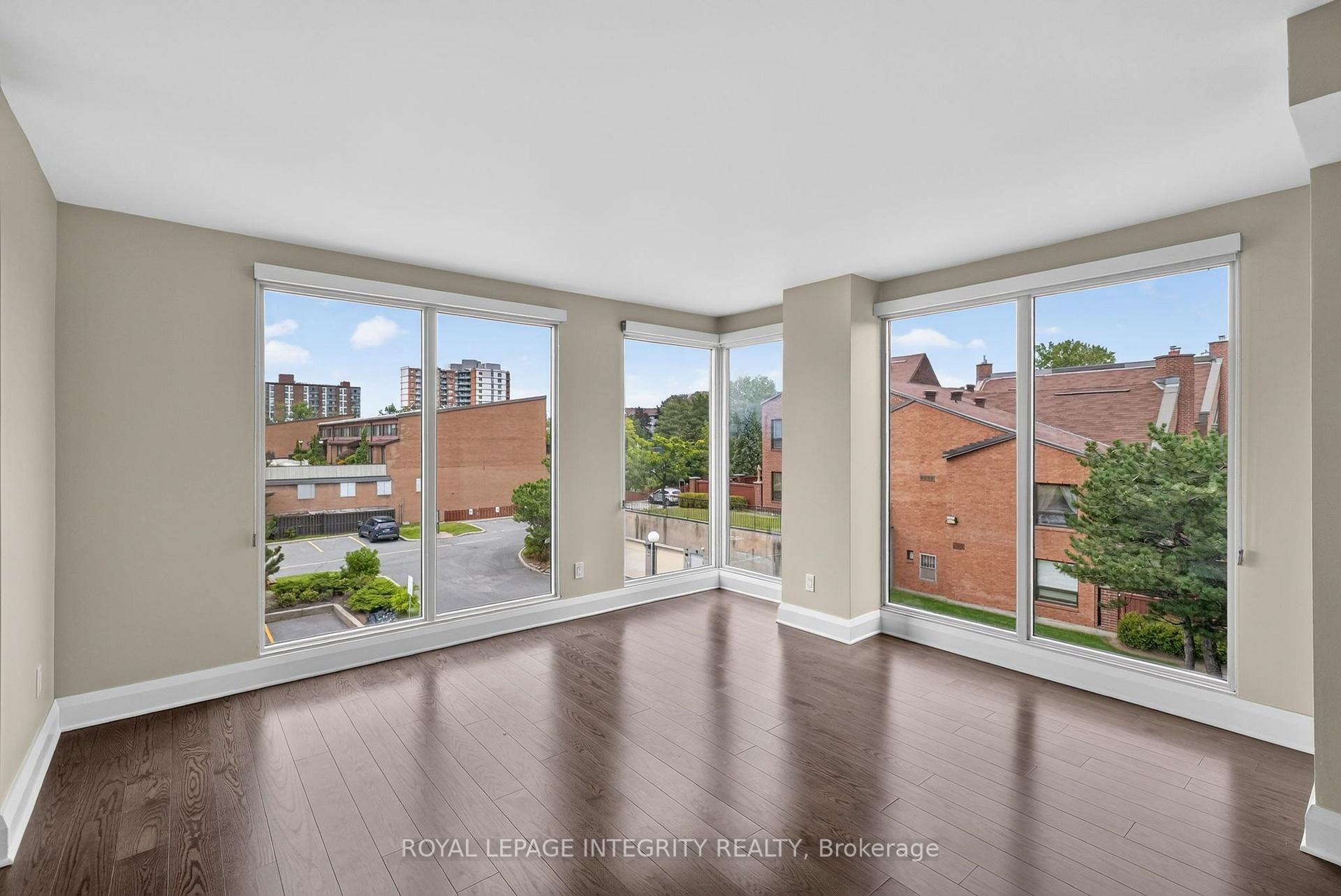 Photo 15 of Unit 302, 545 St. Laurent Boulevard, Ottawa, Viscount Alexander Park — HOMEH