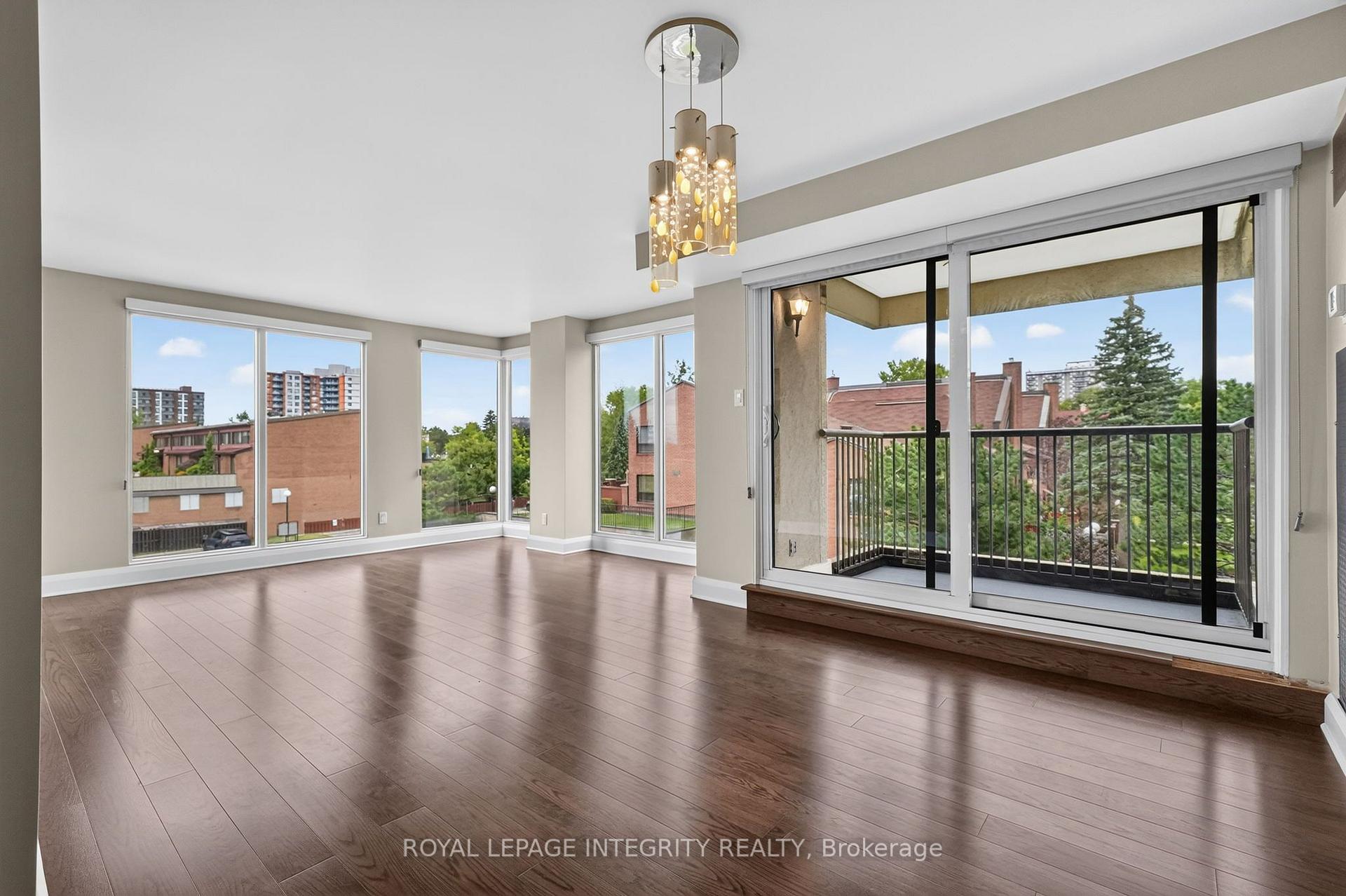 Photo 18 of Unit 302, 545 St. Laurent Boulevard, Ottawa, Viscount Alexander Park — HOMEH