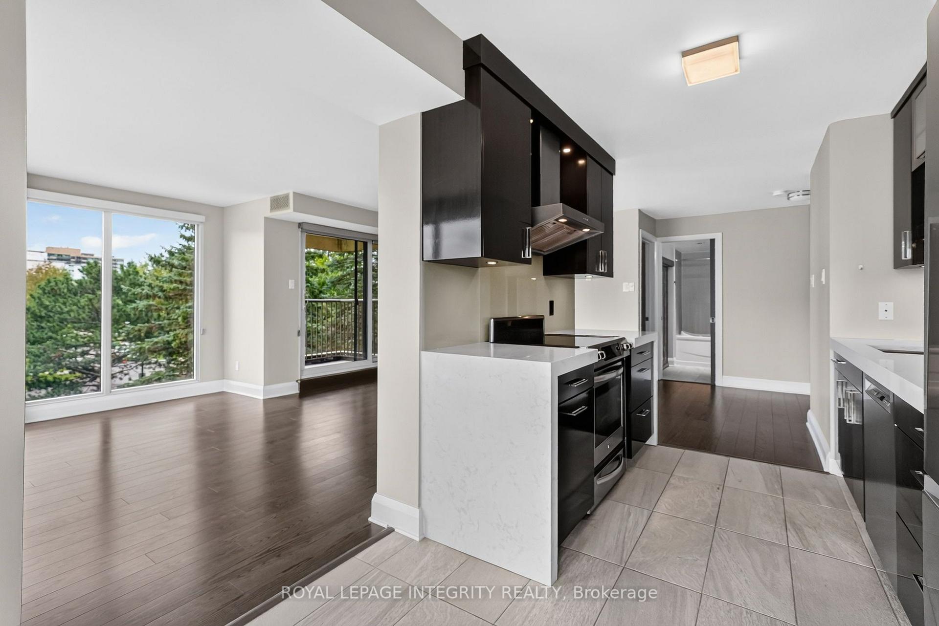Photo 21 of Unit 302, 545 St. Laurent Boulevard, Ottawa, Viscount Alexander Park — HOMEH
