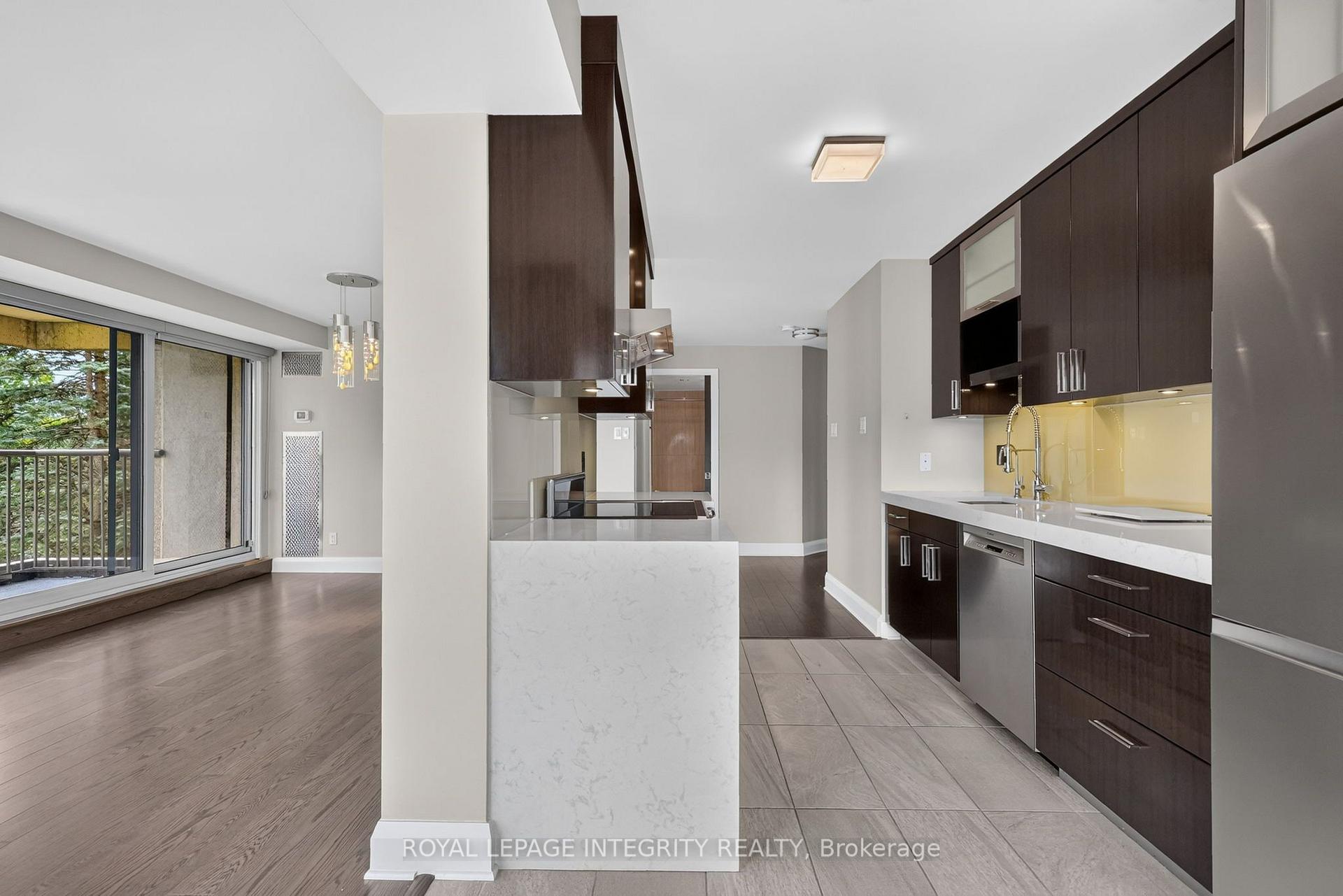 Photo 22 of Unit 302, 545 St. Laurent Boulevard, Ottawa, Viscount Alexander Park — HOMEH