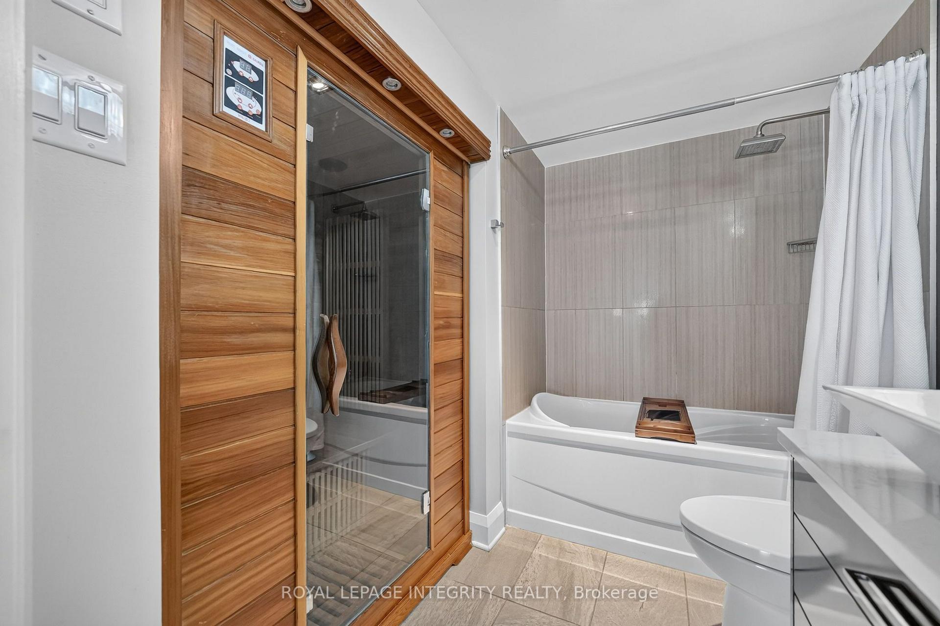 Photo 23 of Unit 302, 545 St. Laurent Boulevard, Ottawa, Viscount Alexander Park — HOMEH