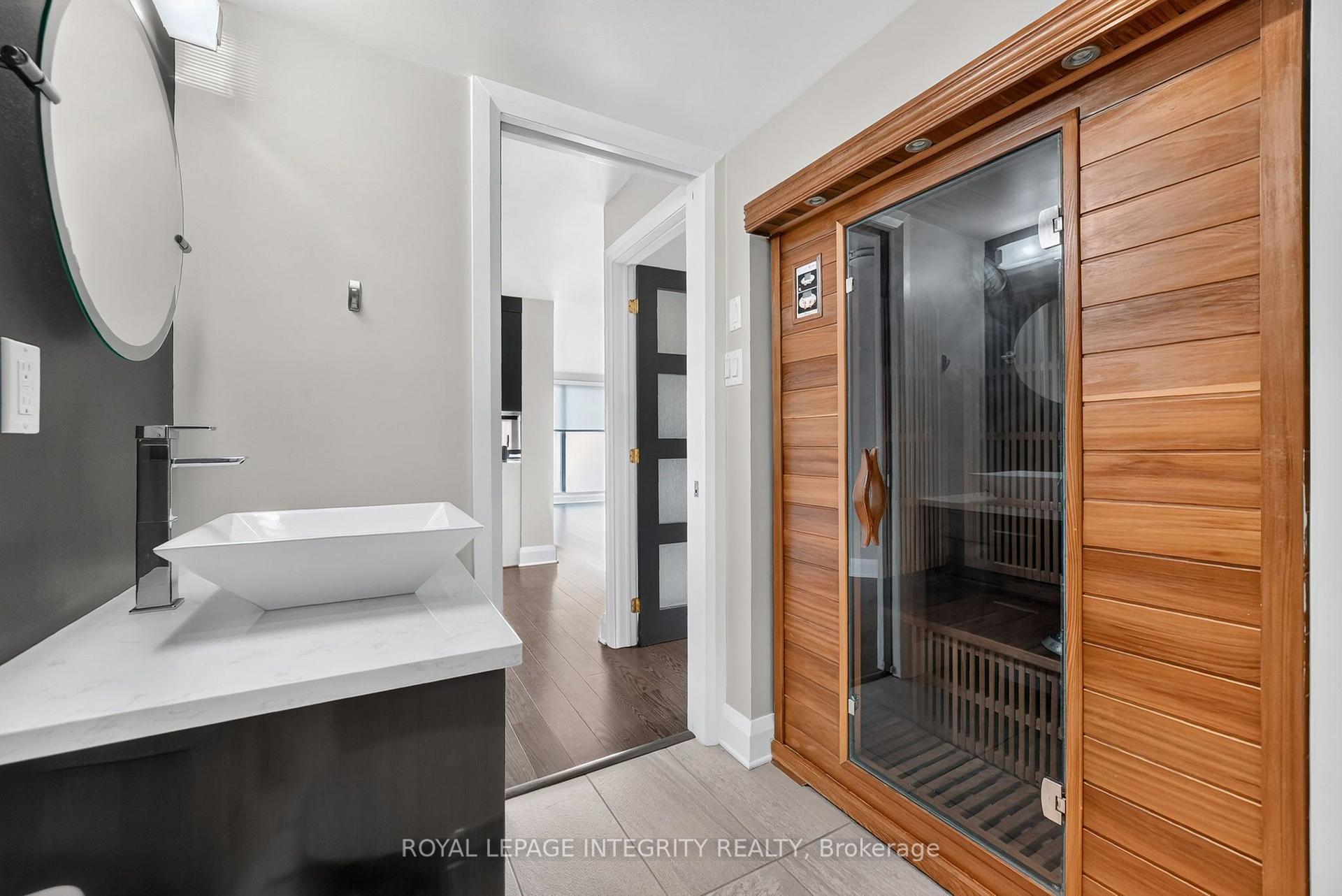 Photo 24 of Unit 302, 545 St. Laurent Boulevard, Ottawa, Viscount Alexander Park — HOMEH