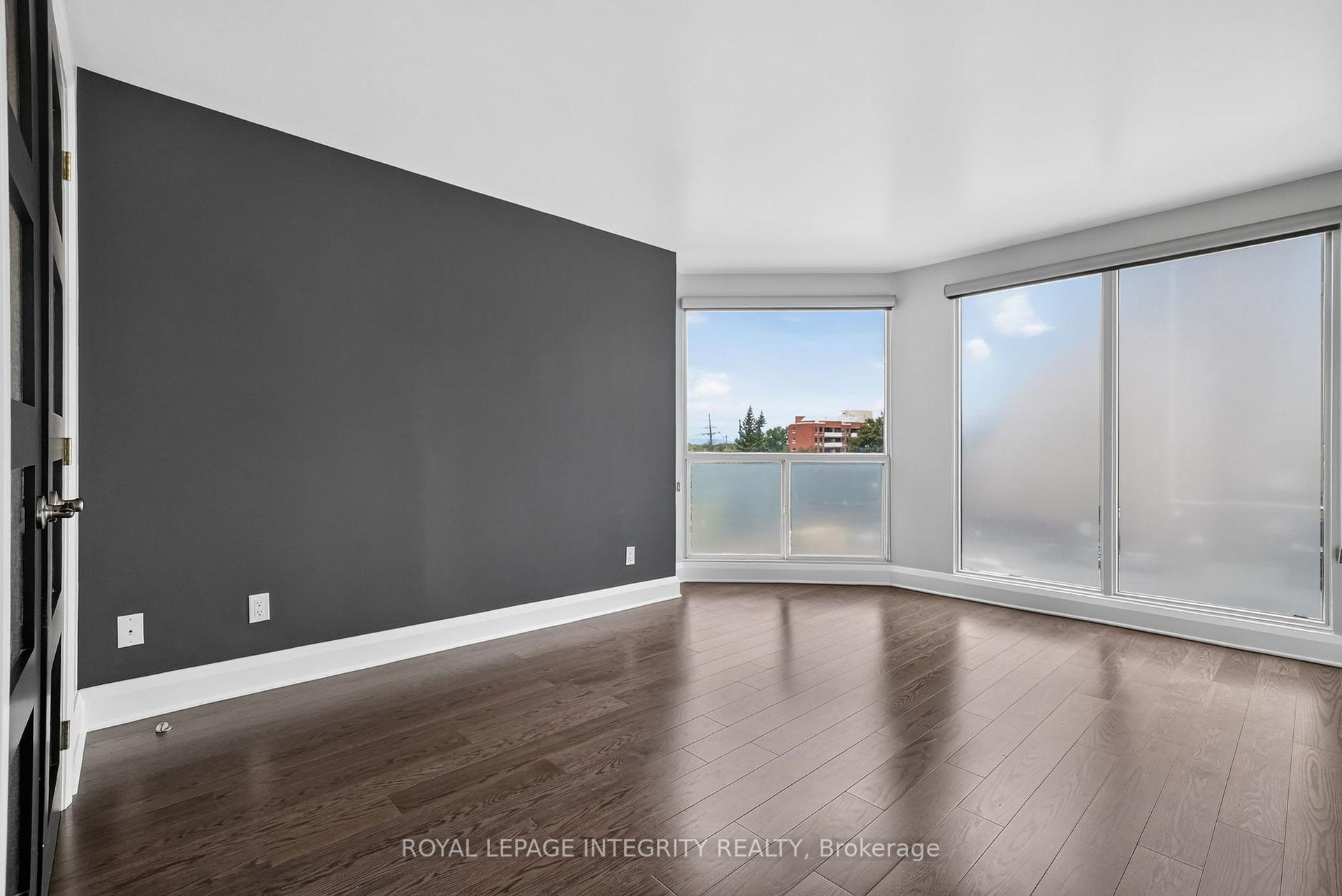 Photo 27 of Unit 302, 545 St. Laurent Boulevard, Ottawa, Viscount Alexander Park — HOMEH