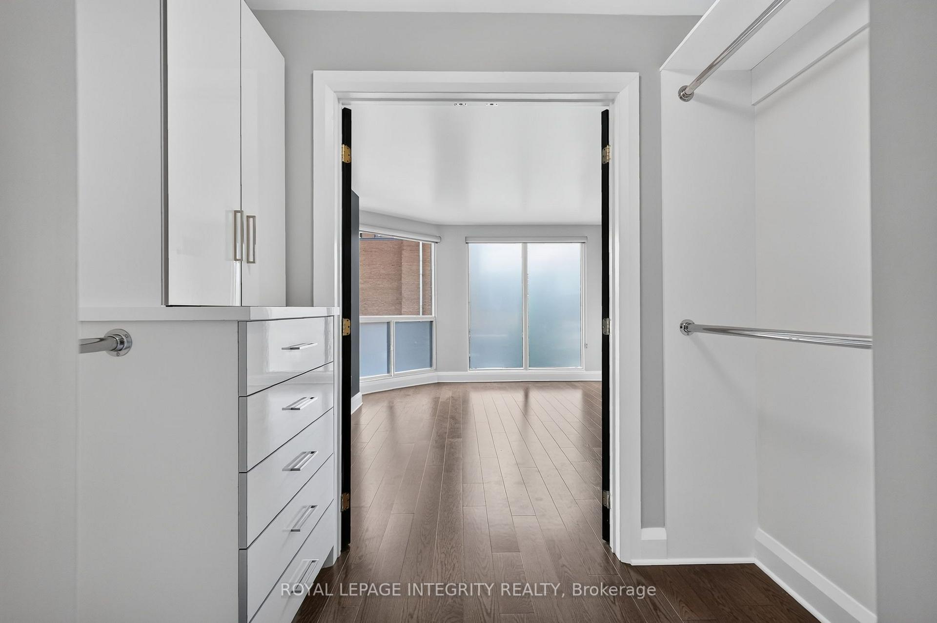 Photo 32 of Unit 302, 545 St. Laurent Boulevard, Ottawa, Viscount Alexander Park — HOMEH