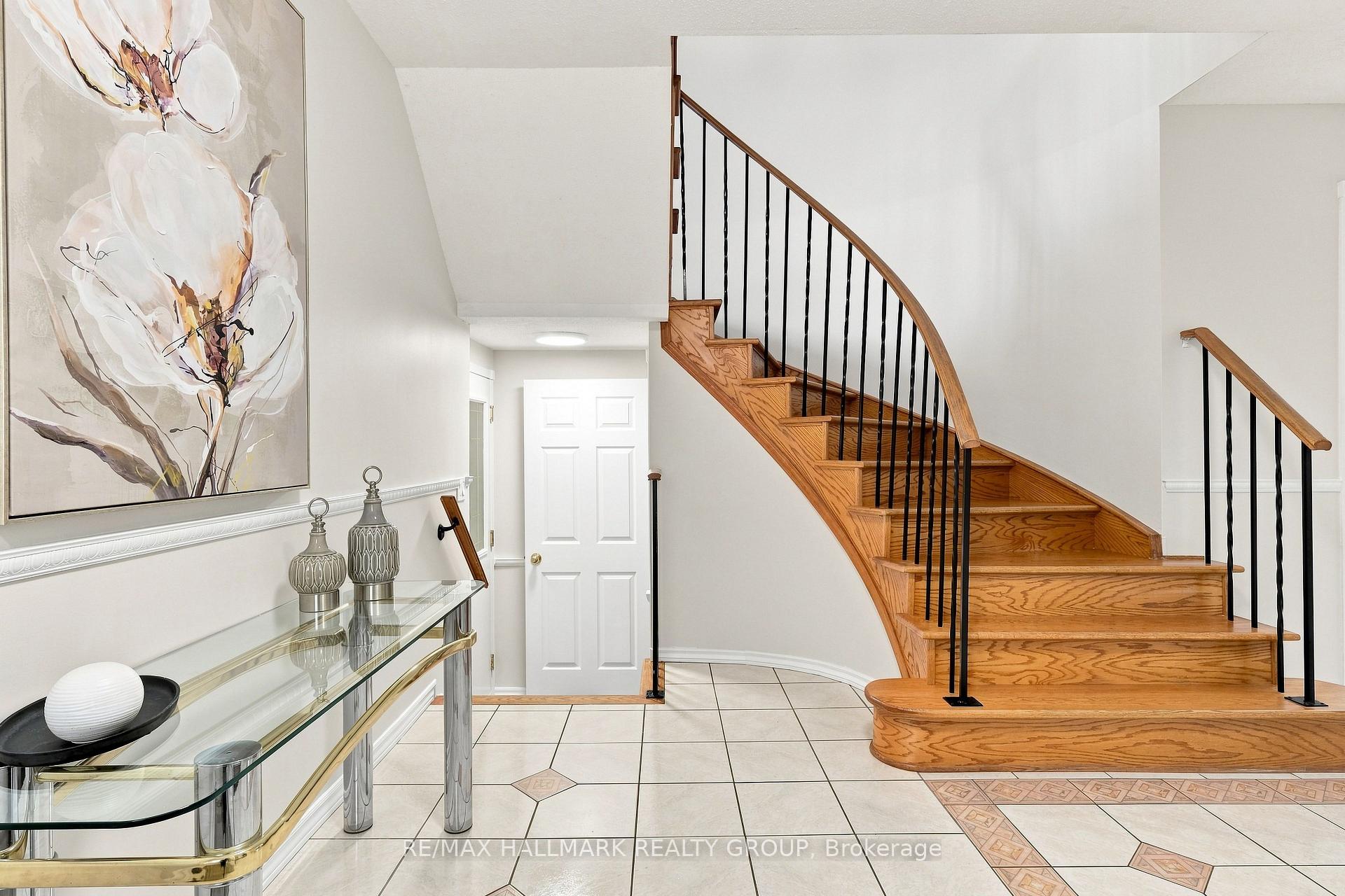 Photo 3 of 609 Tourelle Drive, Ottawa, Fallingbrook/Gardenway South — HOMEH