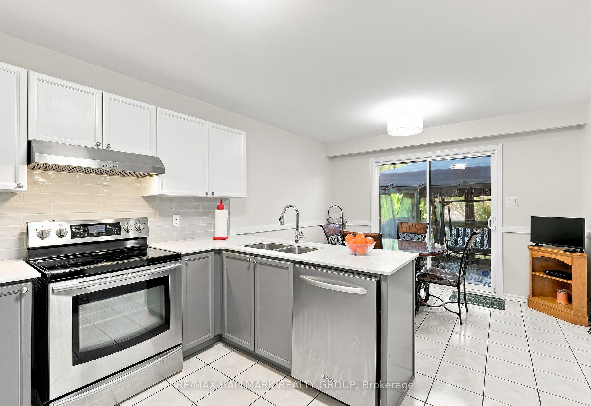 Photo 17 of 609 Tourelle Drive, Ottawa, Fallingbrook/Gardenway South — HOMEH