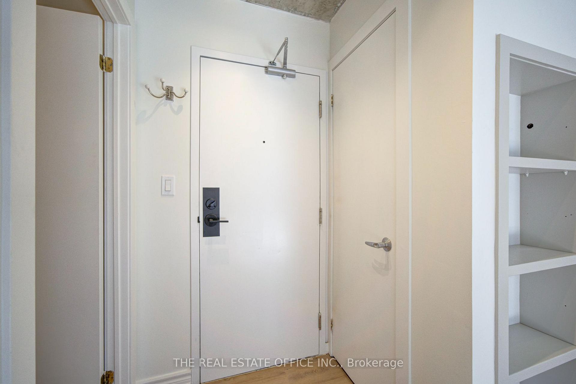 Photo 6 of Unit 405, 800 King Street W, Toronto, Niagara — HOMEH