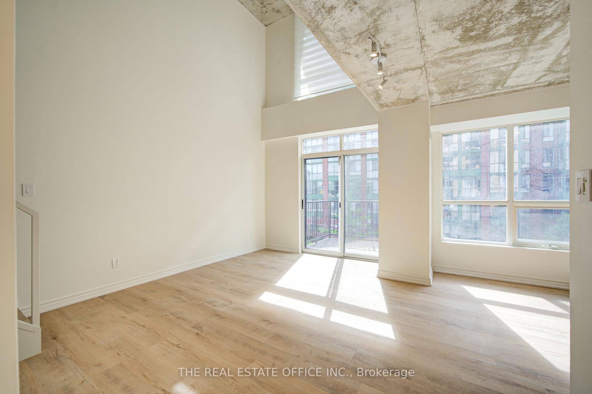 Photo 7 of Unit 405, 800 King Street W, Toronto, Niagara — HOMEH