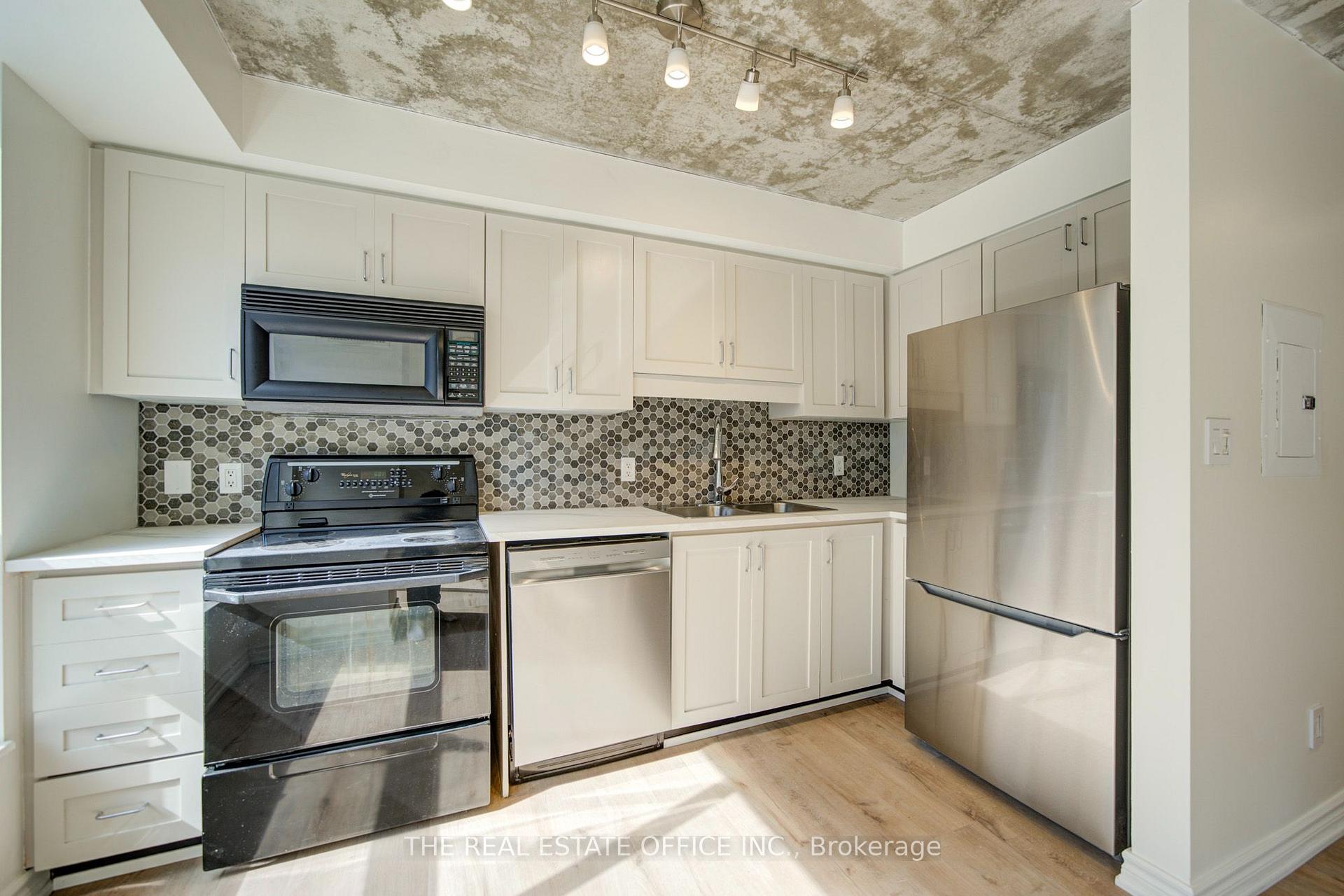 Photo 19 of Unit 405, 800 King Street W, Toronto, Niagara — HOMEH
