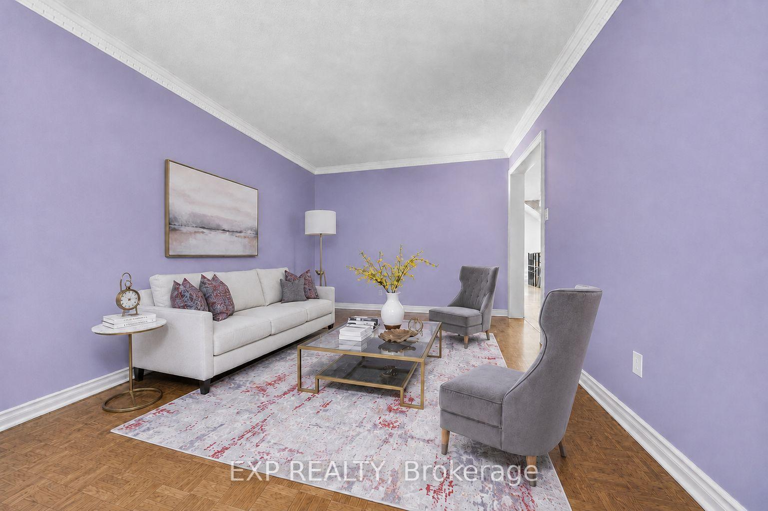 Photo 13 of 19 Springbrook Drive, Richmond Hill, Langstaff — HOMEH