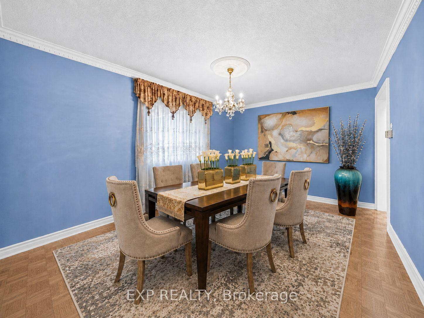 Photo 17 of 19 Springbrook Drive, Richmond Hill, Langstaff — HOMEH