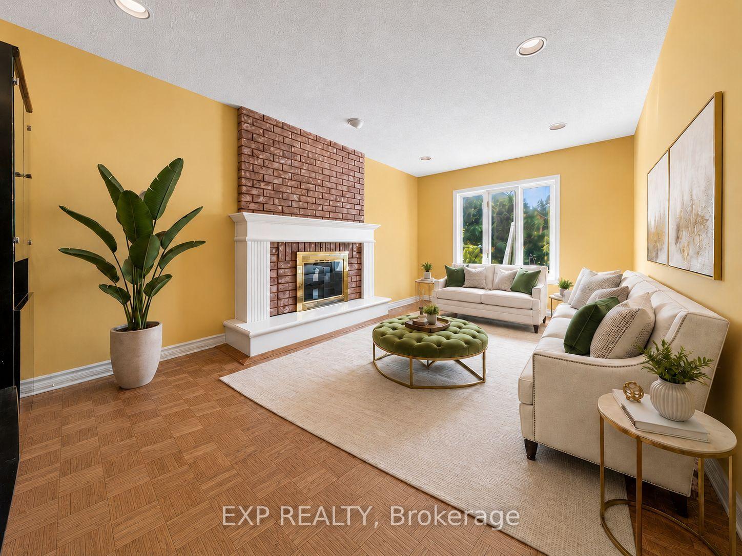 Photo 19 of 19 Springbrook Drive, Richmond Hill, Langstaff — HOMEH