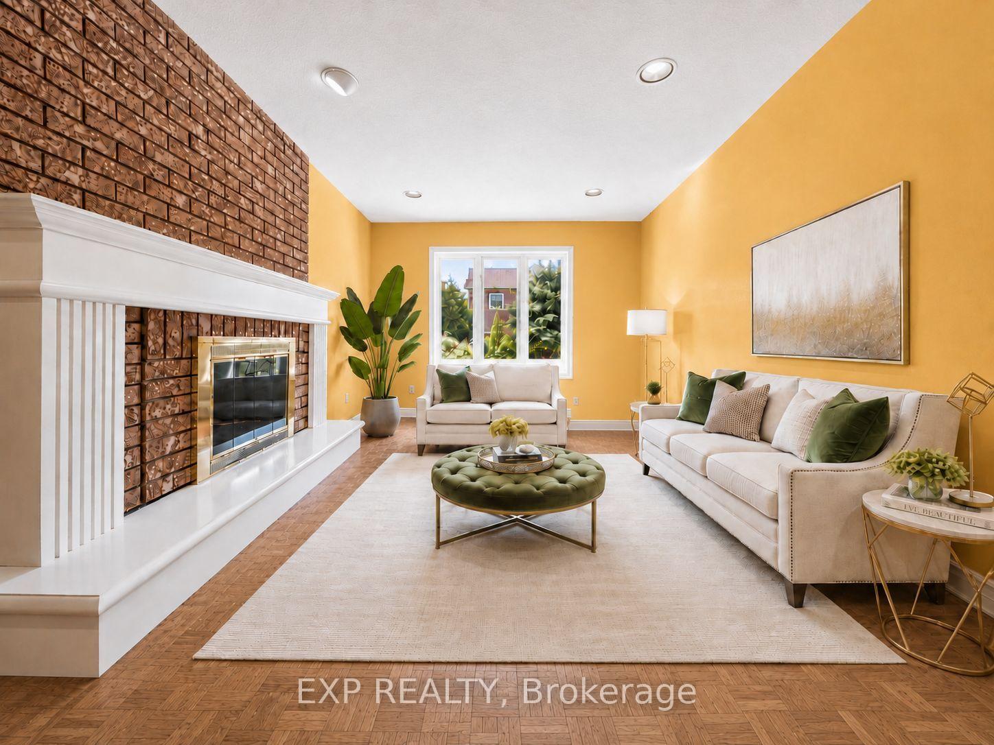 Photo 21 of 19 Springbrook Drive, Richmond Hill, Langstaff — HOMEH