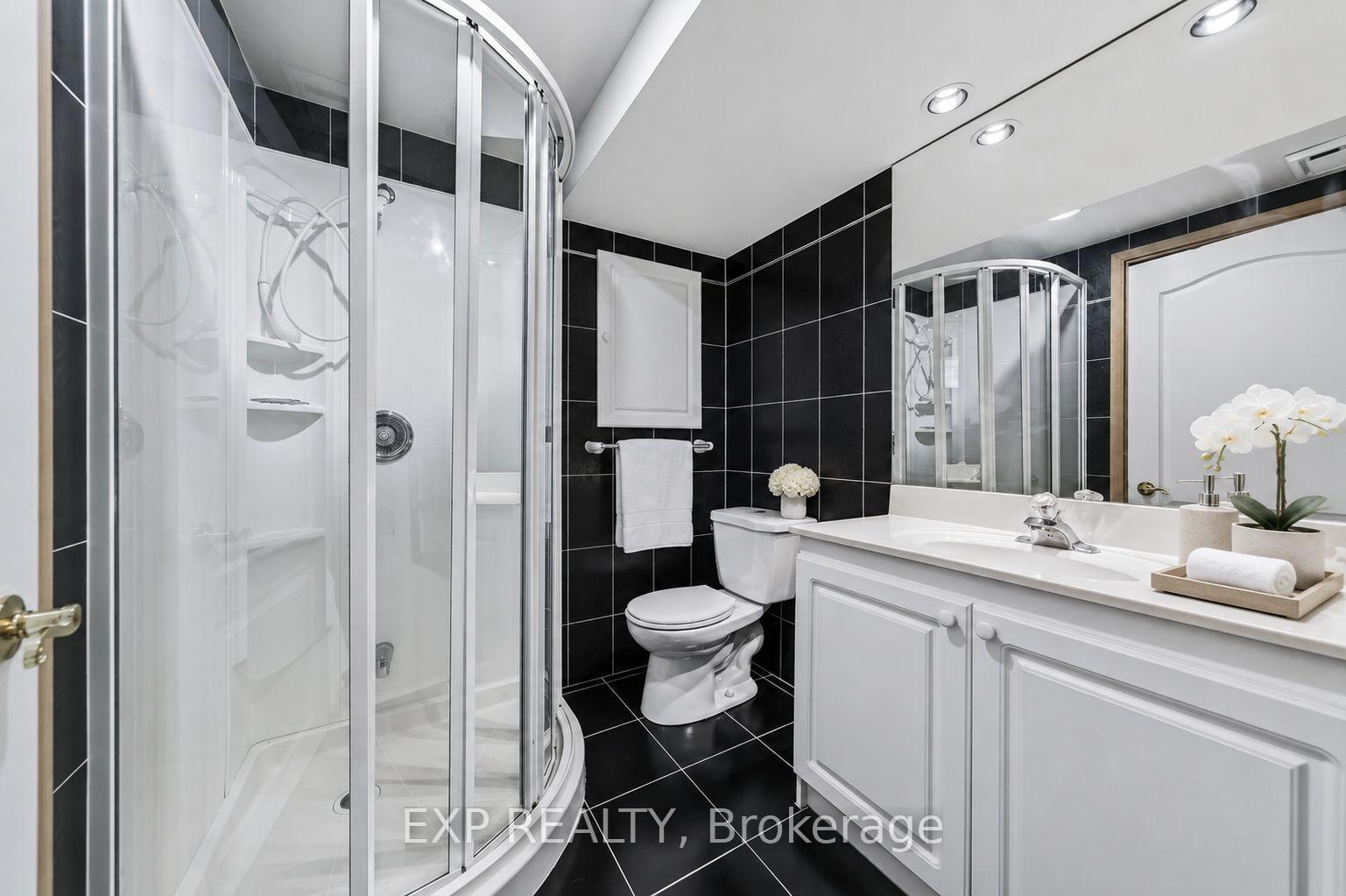 Photo 61 of 19 Springbrook Drive, Richmond Hill, Langstaff — HOMEH