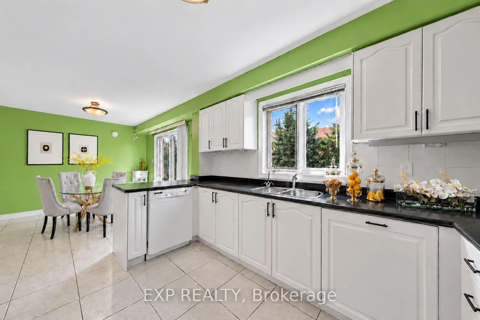 Photo 30 of 19 Springbrook Drive, Richmond Hill, Langstaff — HOMEH