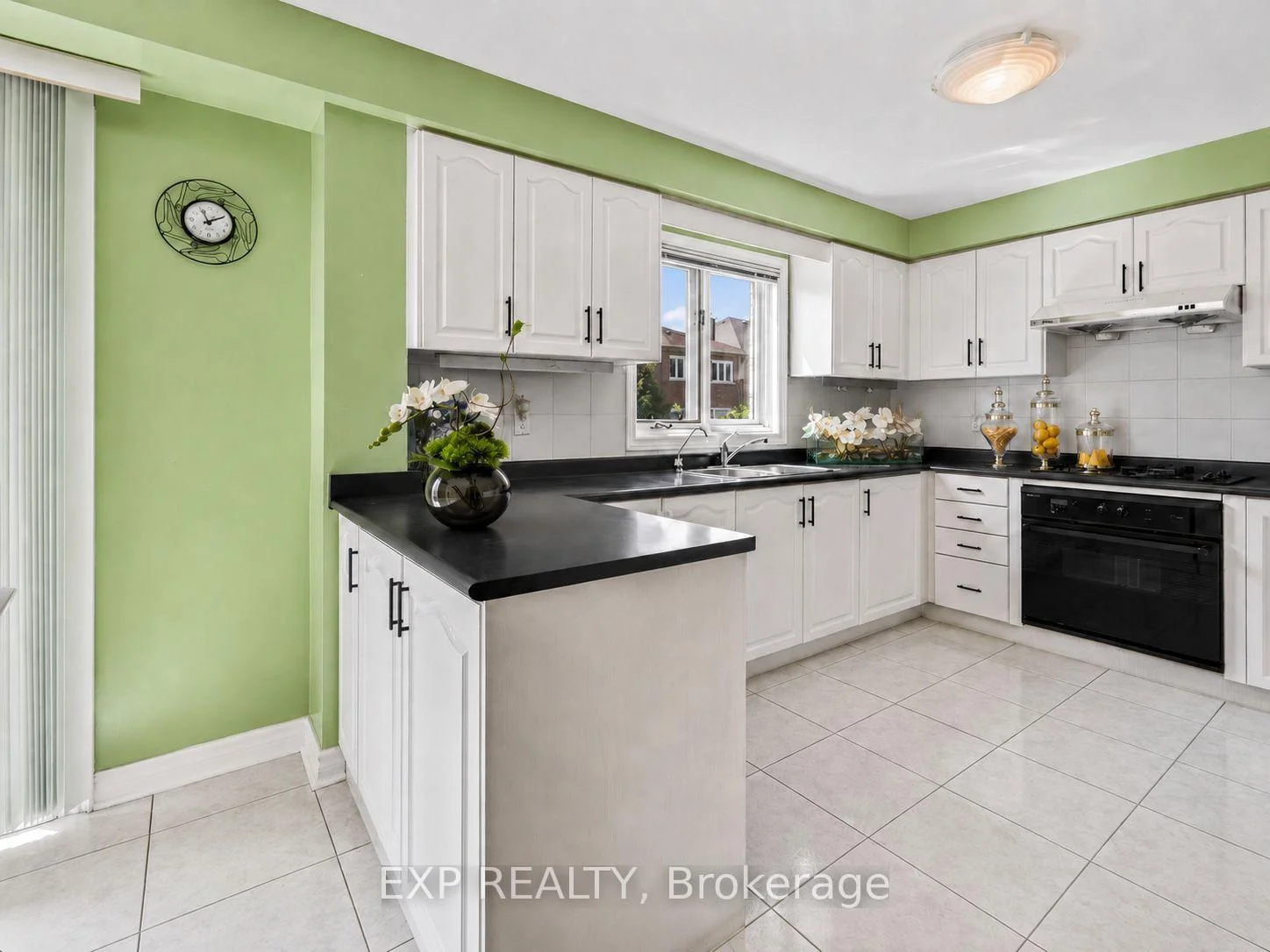 Photo 34 of 19 Springbrook Drive, Richmond Hill, Langstaff — HOMEH