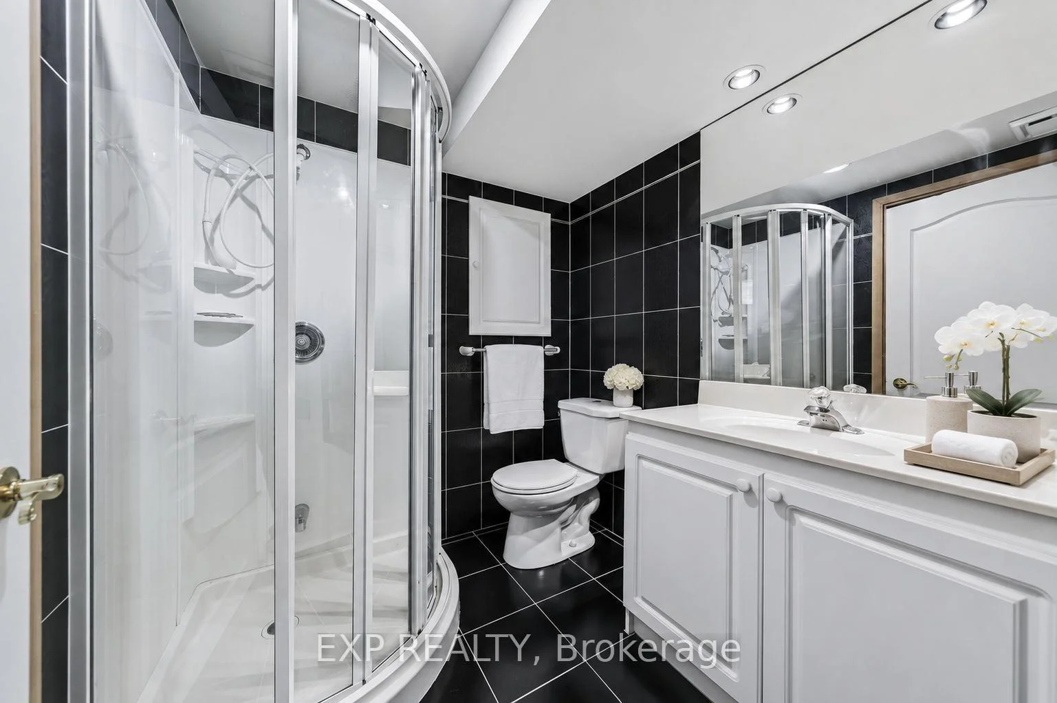 Photo 62 of 19 Springbrook Drive, Richmond Hill, Langstaff — HOMEH