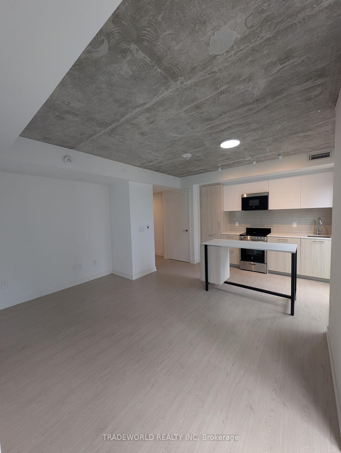Photo 5 of Unit 906, 65 Mutual Street, Toronto, Church-Yonge Corridor — HOMEH