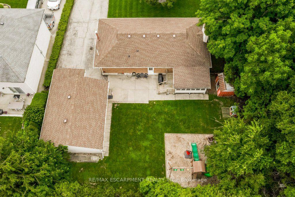 Photo 2 of 56 Barton Street, Hamilton, Waterdown — HOMEH
