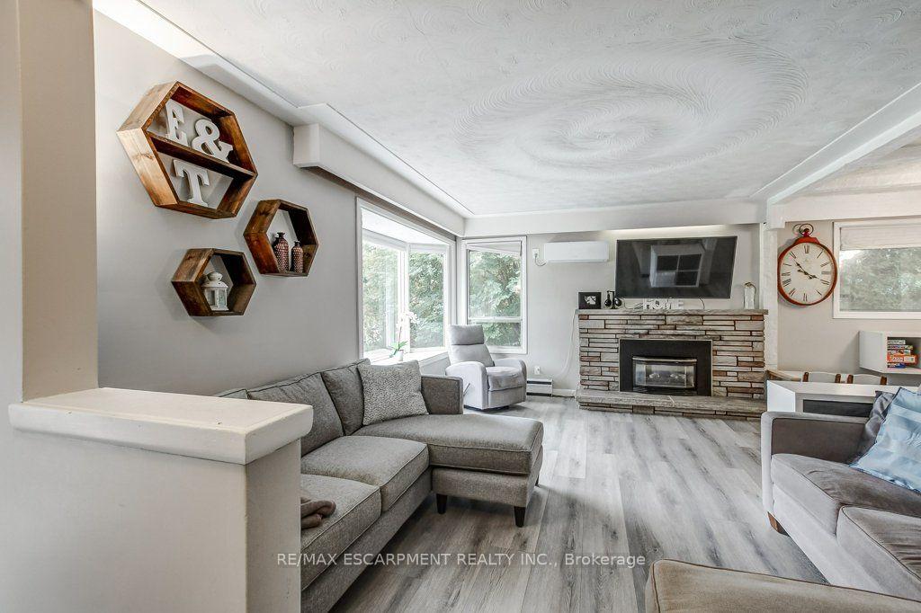 Photo 5 of 56 Barton Street, Hamilton, Waterdown — HOMEH