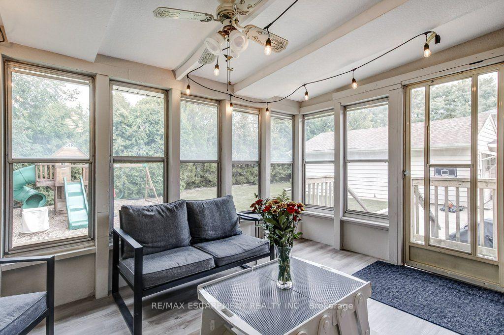 Photo 12 of 56 Barton Street, Hamilton, Waterdown — HOMEH