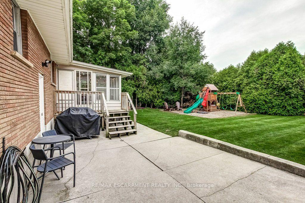 Photo 13 of 56 Barton Street, Hamilton, Waterdown — HOMEH