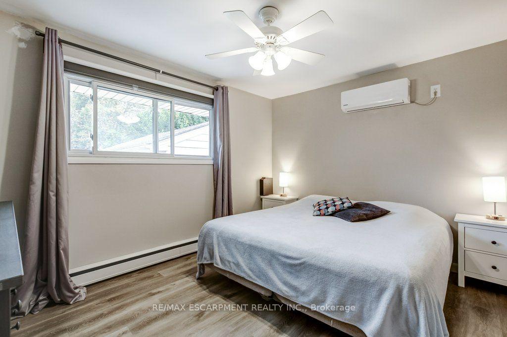 Photo 14 of 56 Barton Street, Hamilton, Waterdown — HOMEH