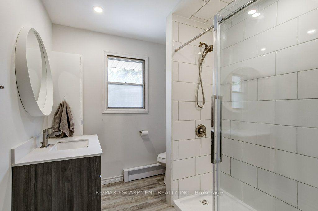 Photo 15 of 56 Barton Street, Hamilton, Waterdown — HOMEH