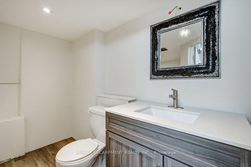 Photo 20 of 56 Barton Street, Hamilton, Waterdown — HOMEH