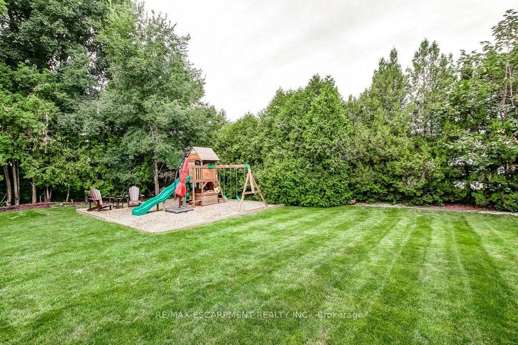 Photo 24 of 56 Barton Street, Hamilton, Waterdown — HOMEH
