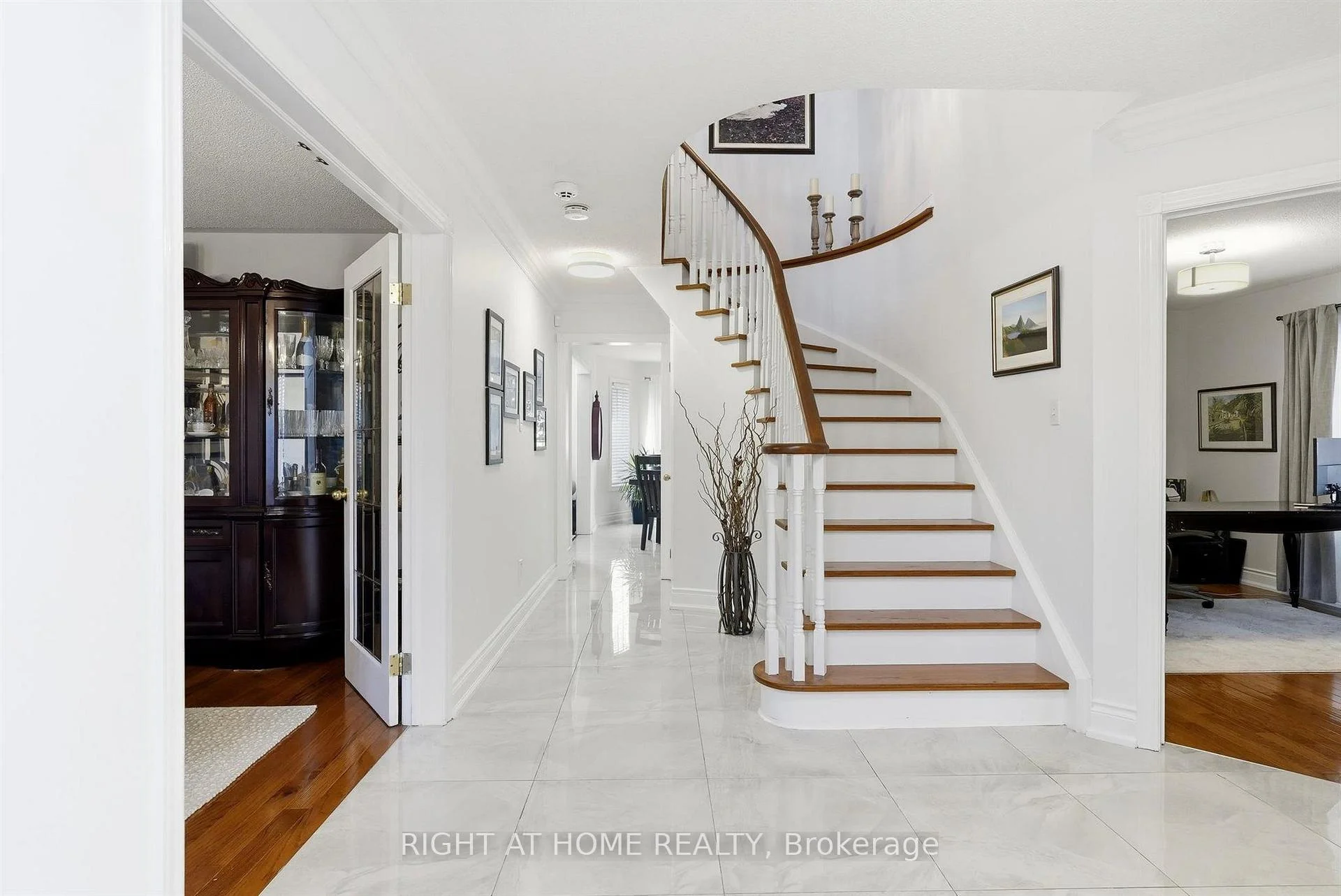 Photo 6 of 71 Veneto Drive, Vaughan, Vaughan Grove — HOMEH