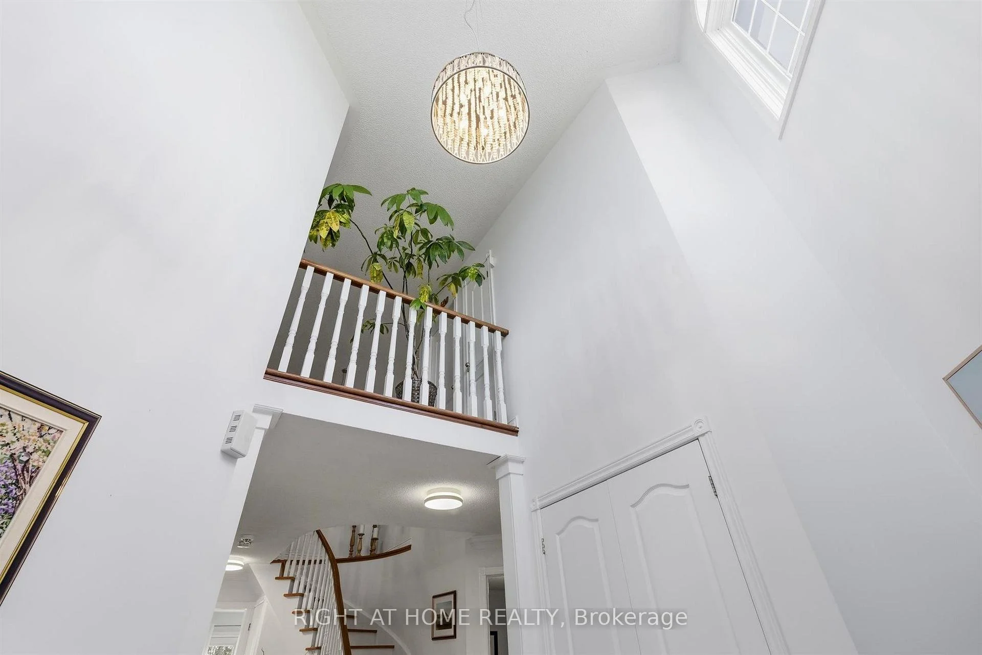 Photo 8 of 71 Veneto Drive, Vaughan, Vaughan Grove — HOMEH