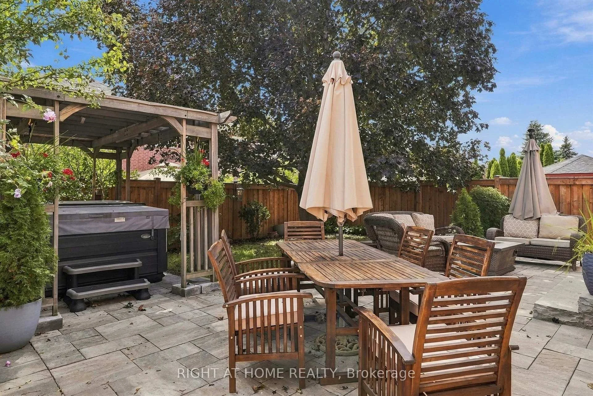 Photo 11 of 71 Veneto Drive, Vaughan, Vaughan Grove — HOMEH