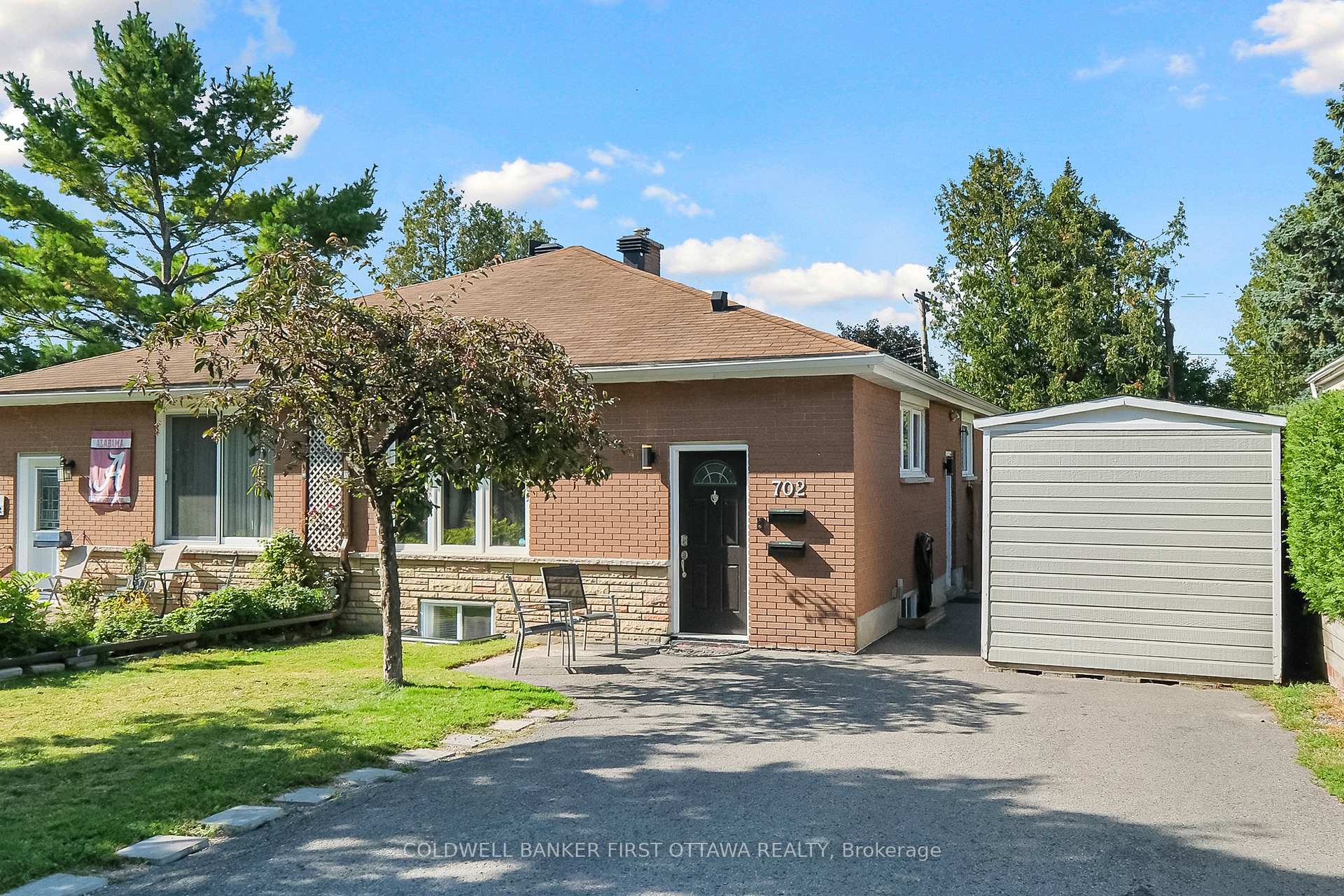 Photo 2 of 702 Crystal Street, Ottawa, Carson Meadows — HOMEH
