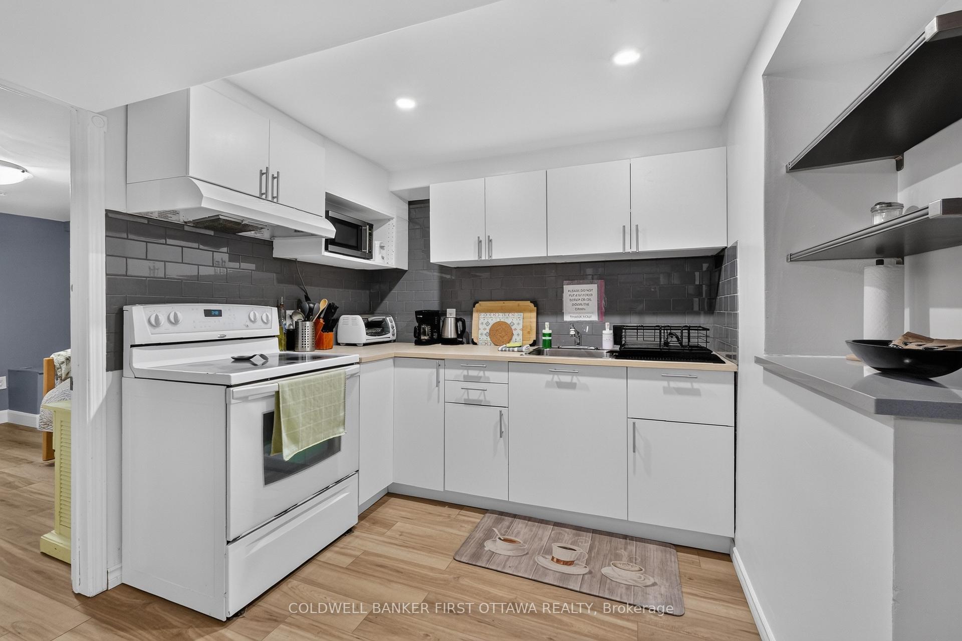 Photo 10 of 702 Crystal Street, Ottawa, Carson Meadows — HOMEH